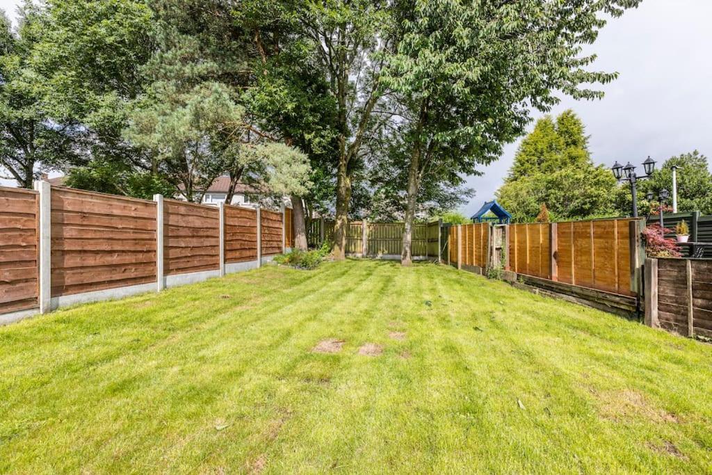 Entire Charming 5-Bed House In Darwen Blackburn Bb1 Free Parking Roadside Rishton Eksteriør bilde
