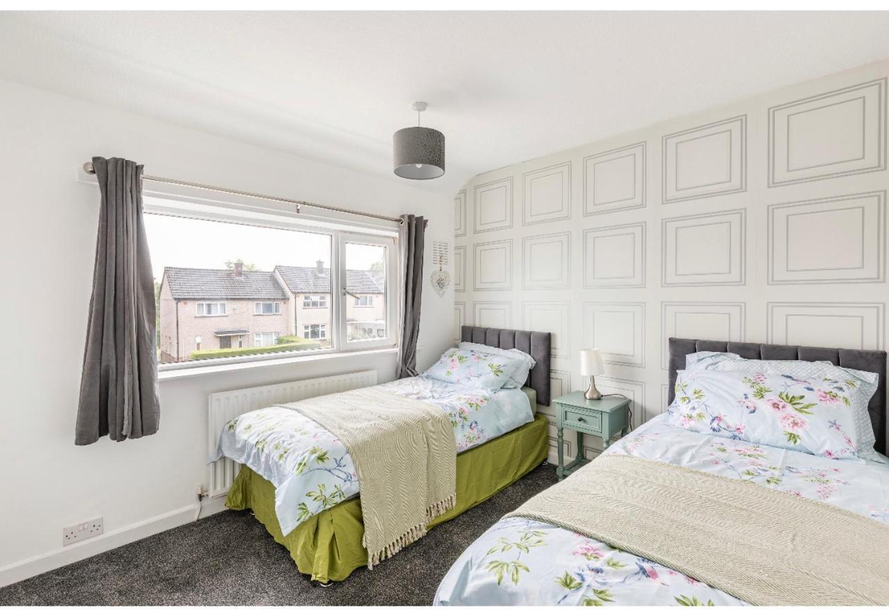Entire Charming 5-Bed House In Darwen Blackburn Bb1 Free Parking Roadside Rishton Eksteriør bilde