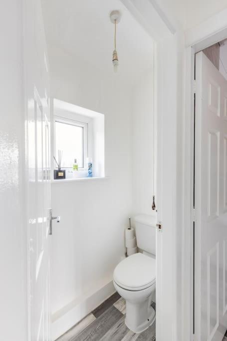 Entire Charming 5-Bed House In Darwen Blackburn Bb1 Free Parking Roadside Rishton Eksteriør bilde