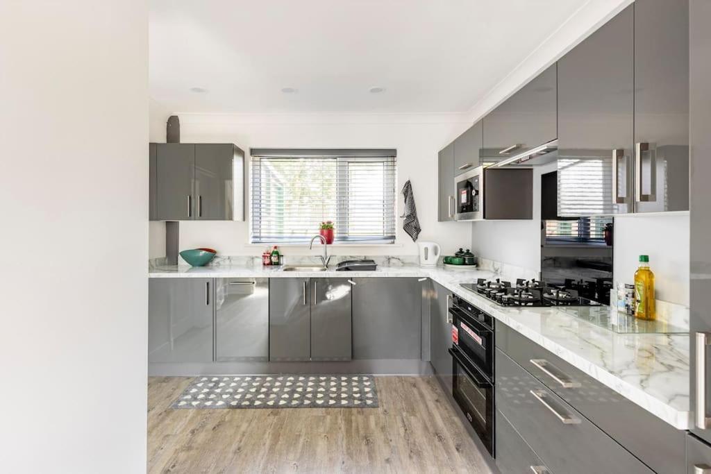 Entire Charming 5-Bed House In Darwen Blackburn Bb1 Free Parking Roadside Rishton Eksteriør bilde
